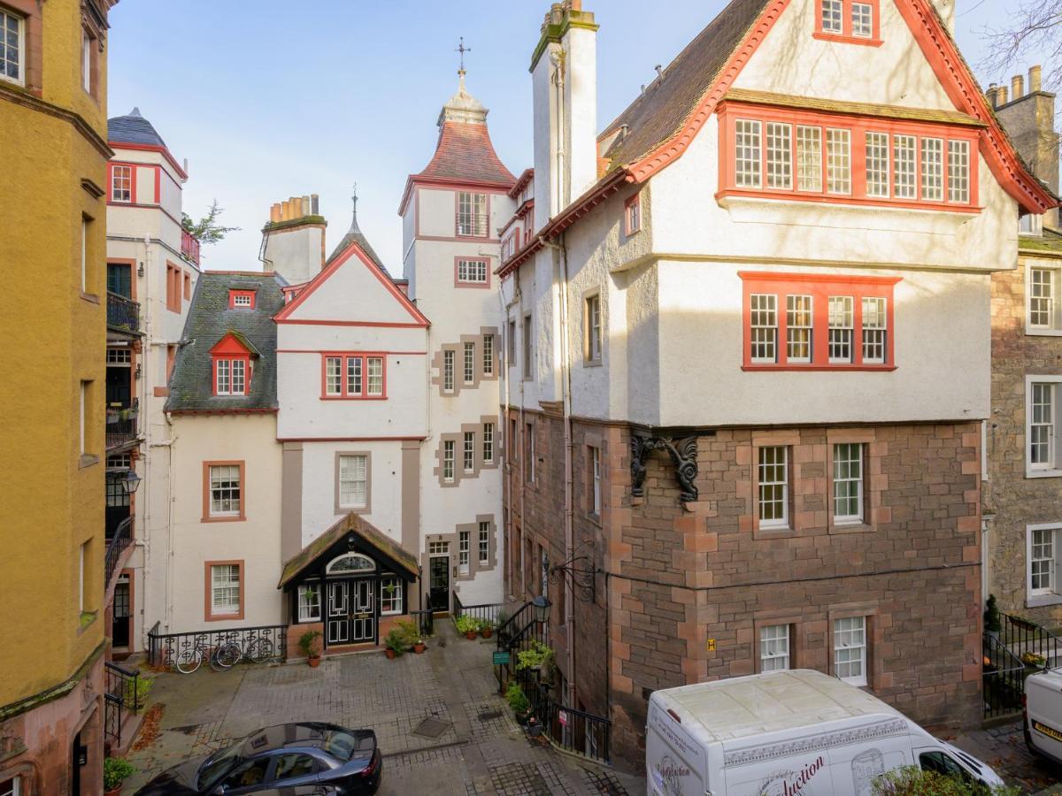 אדינבורו Pass The Keys Historic Ramsay Garden Apt With Balcony Views מראה חיצוני תמונה